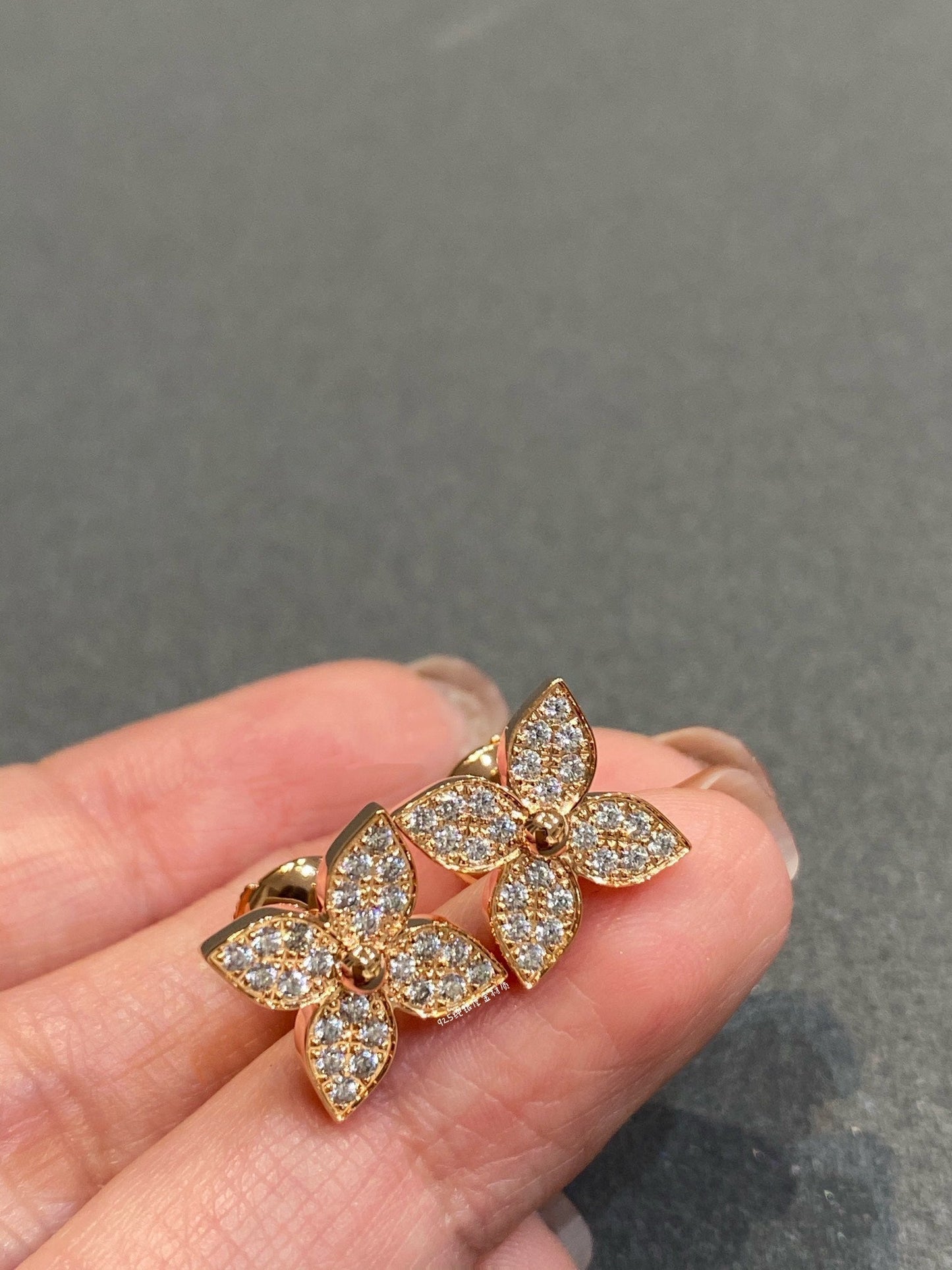 [RAFFINE] PENDIENTES DE DIAMANTES ESTRELLA