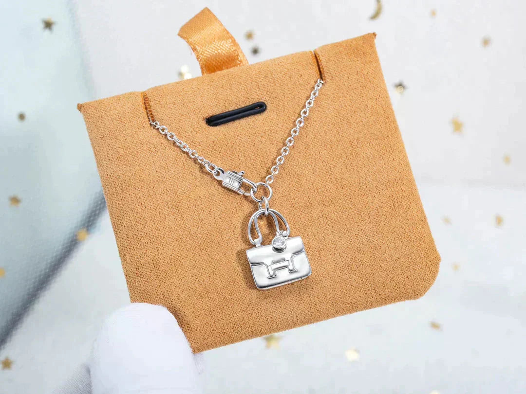 [RAFFINE]AMULETTE PEDANT SILVER NECKLACE