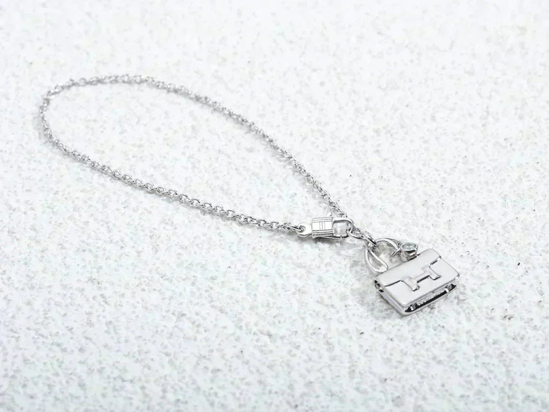[RAFFINE]AMULETTE PEDANT SILVER NECKLACE