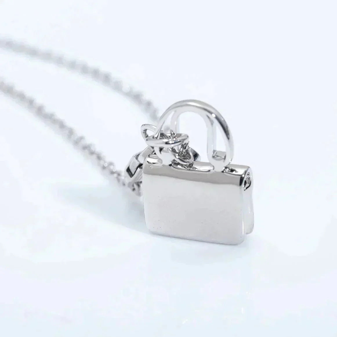 [RAFFINE]AMULETTE PEDANT SILVER NECKLACE