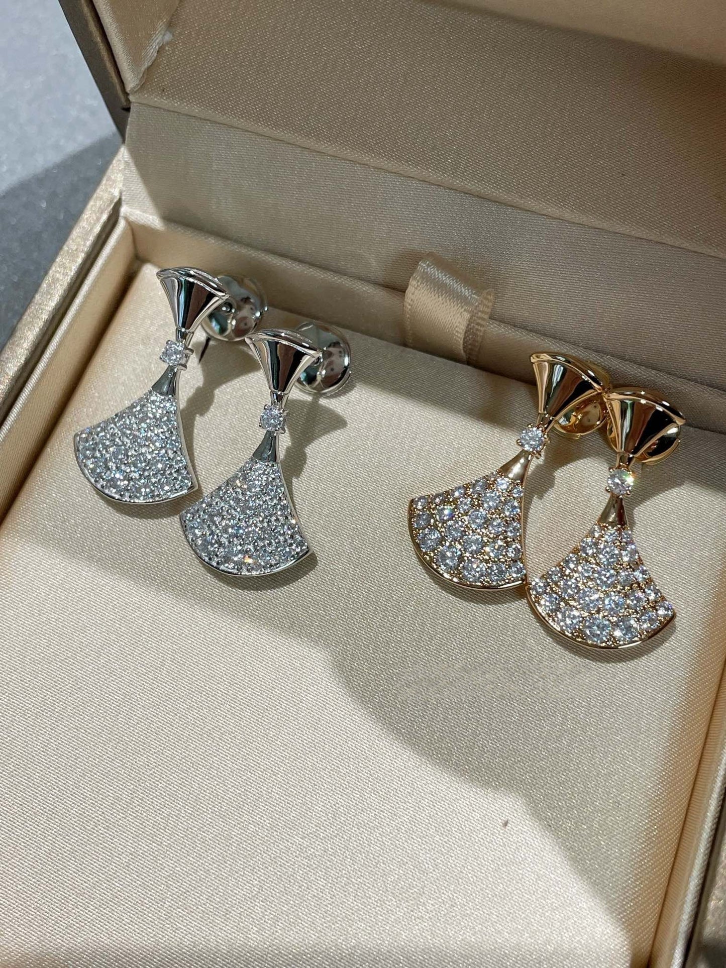 [RAFFINE]PENDIENTES DE ENSUEÑO CON DIAMANTE