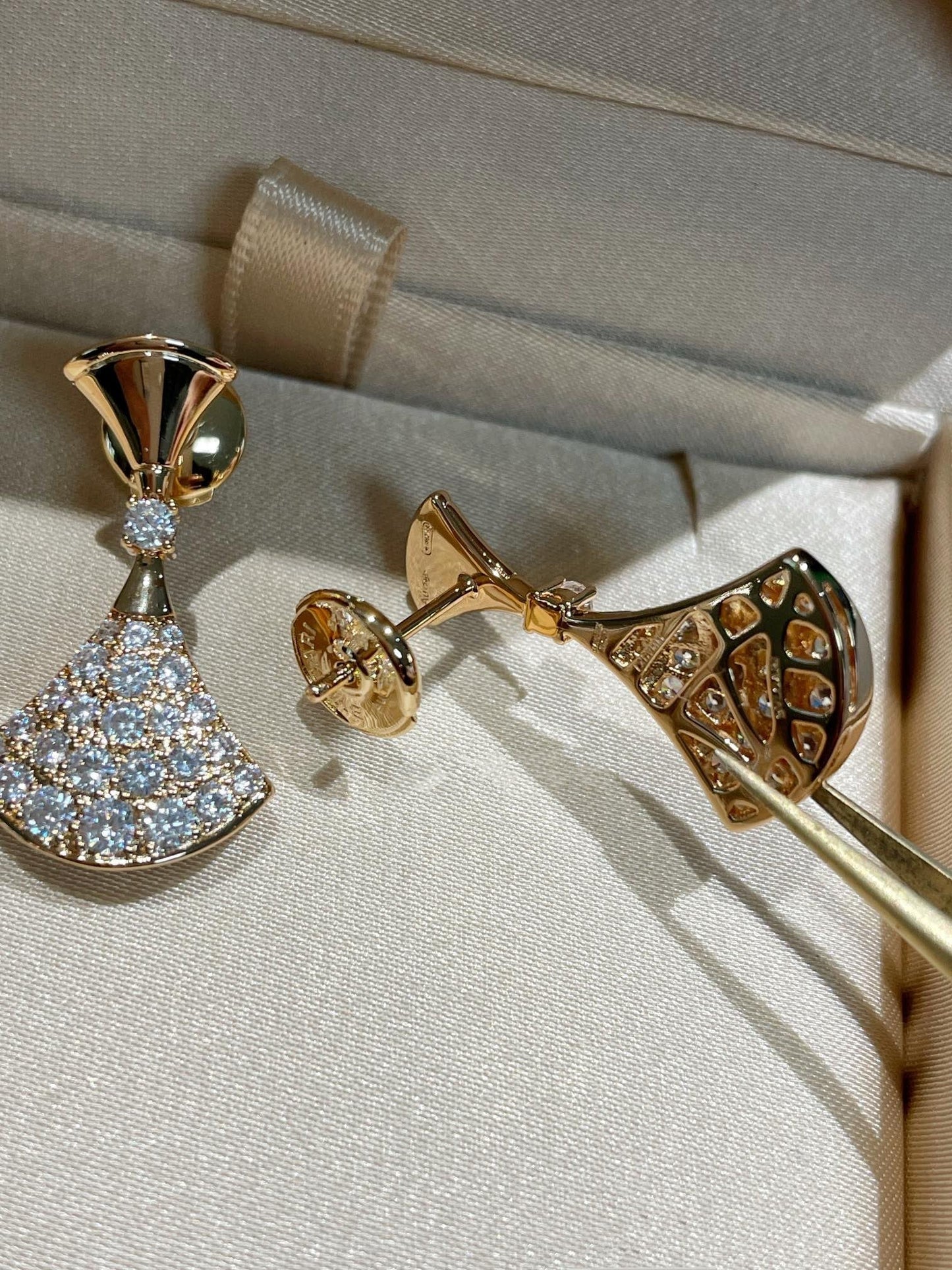 [RAFFINE]PENDIENTES DE ENSUEÑO CON DIAMANTE