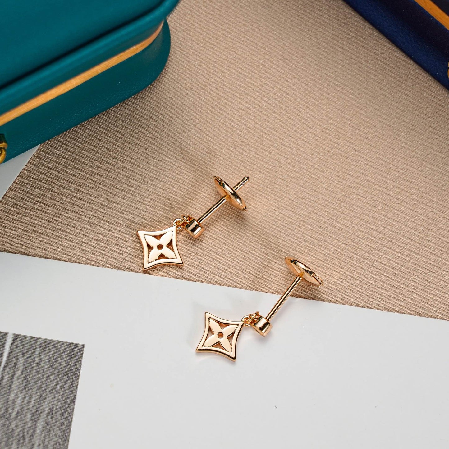 [RAFFINE]STAR EARRINGS GOLD