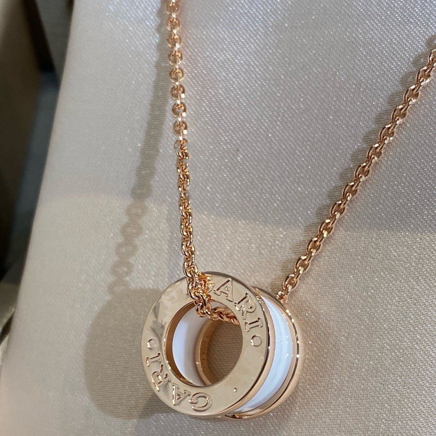 [RAFFINE]ZERO 1 COLLAR DE CERÁMICA BLANCA Y ORO ROSA
