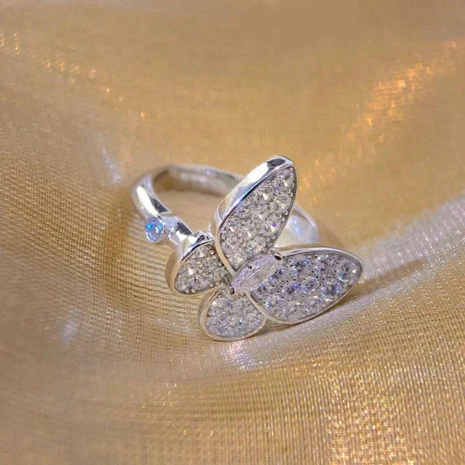 [RAFFINE] ANILLO DE DIAMANTE CON MARIPOSA