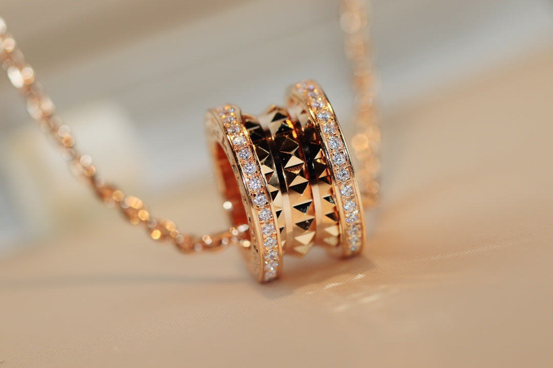 [RAFFINE]ZERO 1 COLLAR DE ORO ROSA CON PEDANTE ROCK