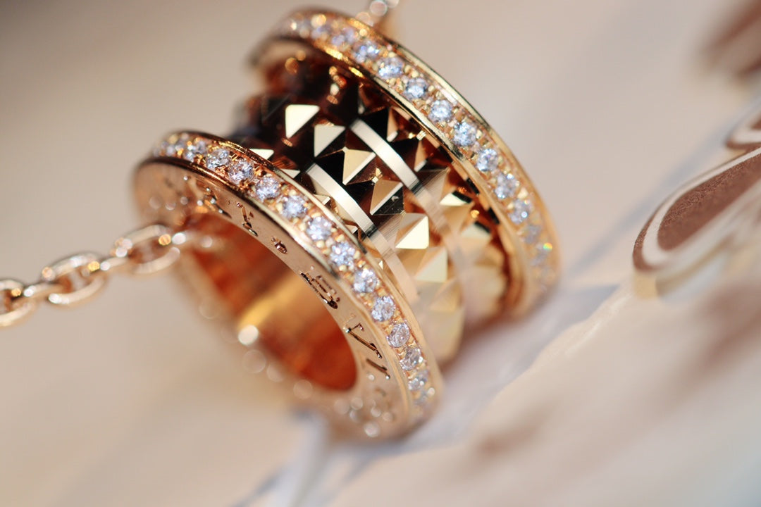 [RAFFINE]ZERO 1 COLLAR DE ORO ROSA CON PEDANTE ROCK