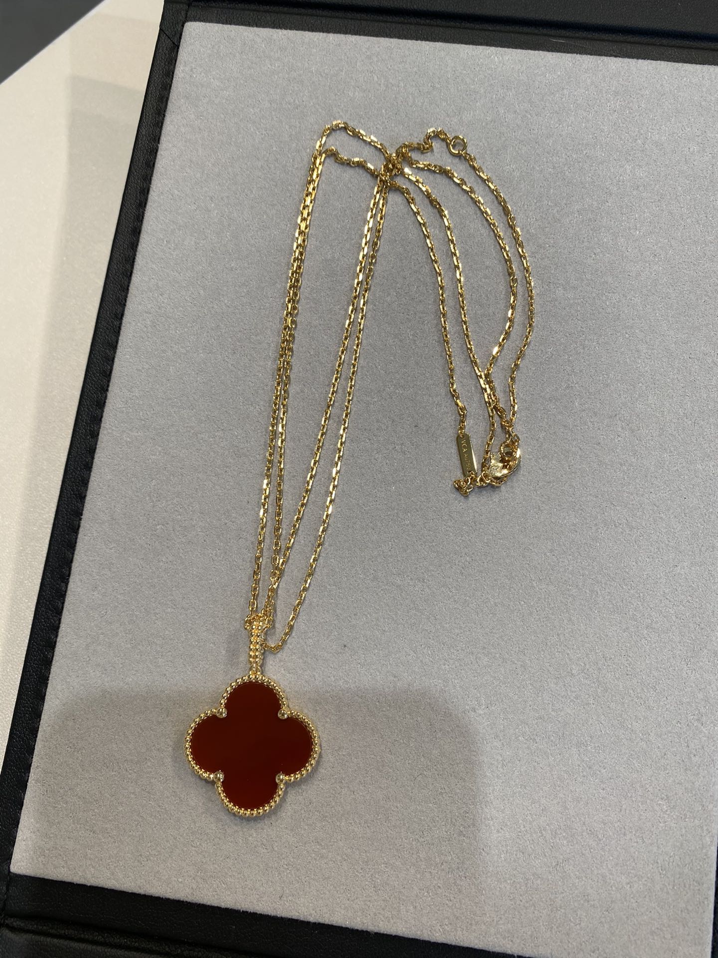 [RAFFINE]CLOVER 25MM NECKLACE GOLD CARNELIAN
