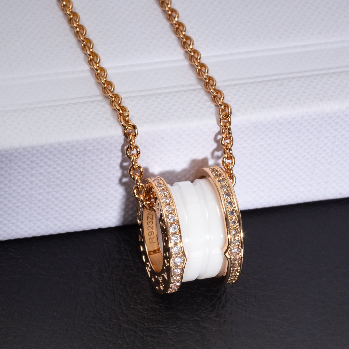 [RAFFINE]ZERO 1 COLLAR DE CERÁMICA BLANCA Y ORO ROSA CON DIAMANTES