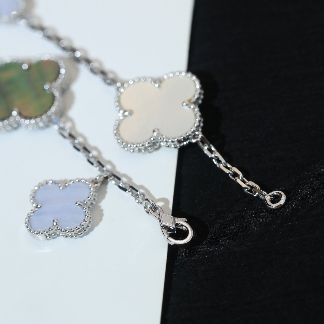 [RAFFINE]CLOVER BRACELET 5 MOTIFS MOP CHALCEDONY SILVER