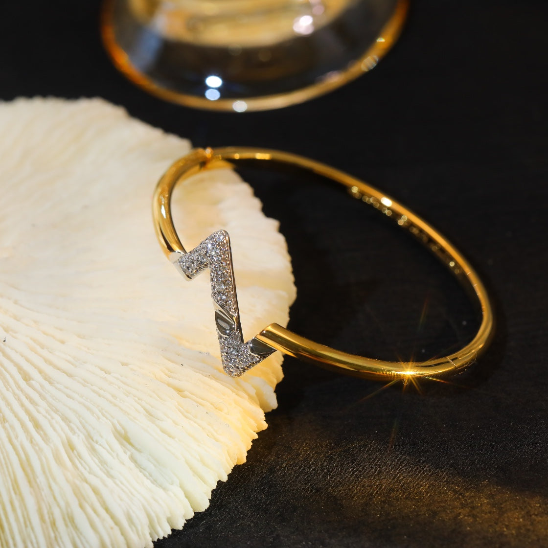 [RAFFINE]VOLTE UPSITE DOWN GOLD DIAMOND BRACELET