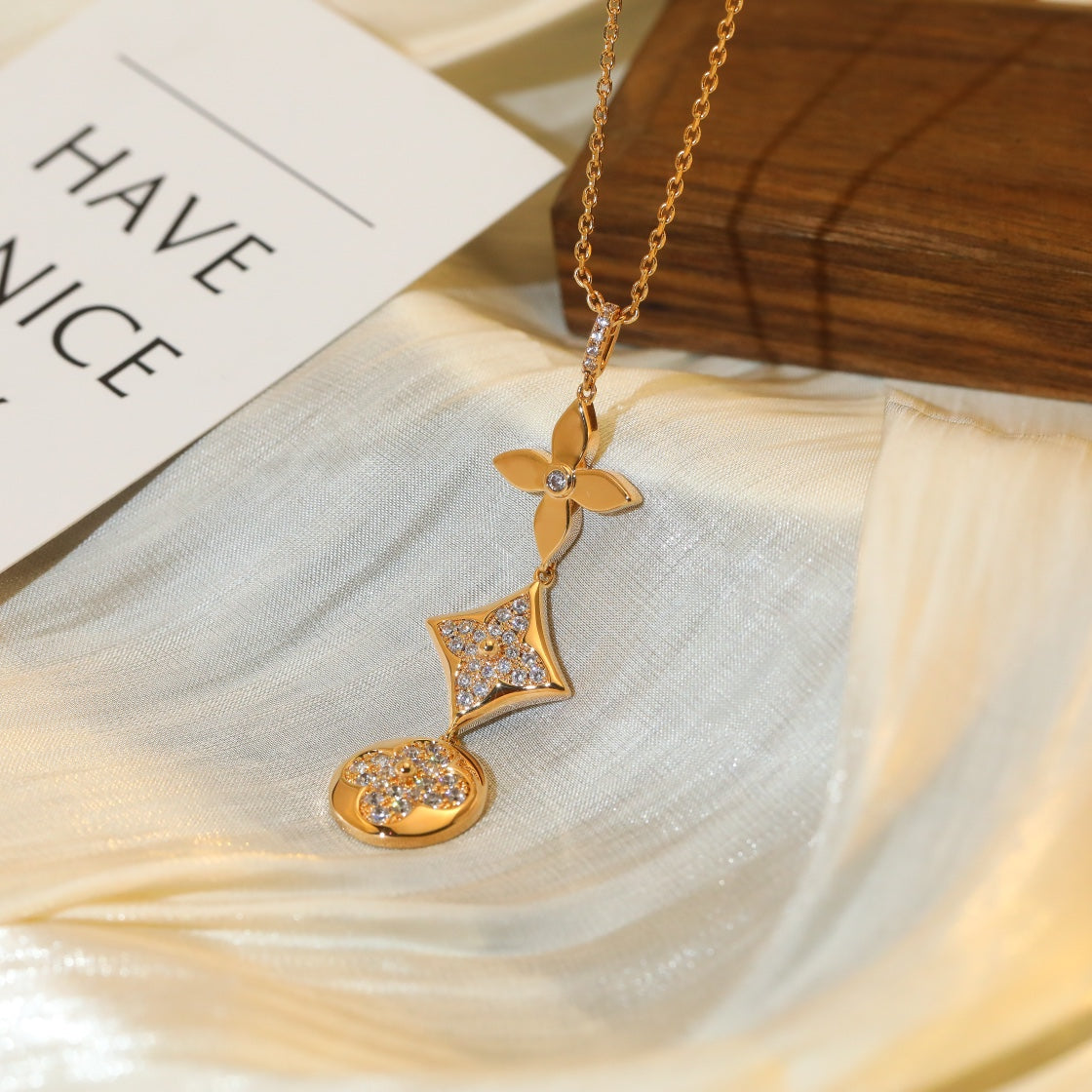 [RAFFINE]STAR AND SUN DIAMOND PINK GOLD NECKLACE