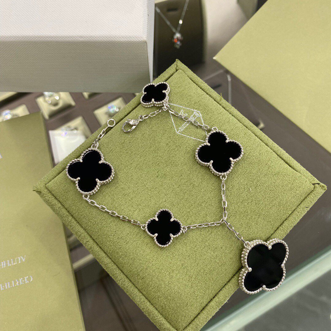 [RAFFINE]CLOVER 5 MOTIFS SIVLER ONYX BRACELET