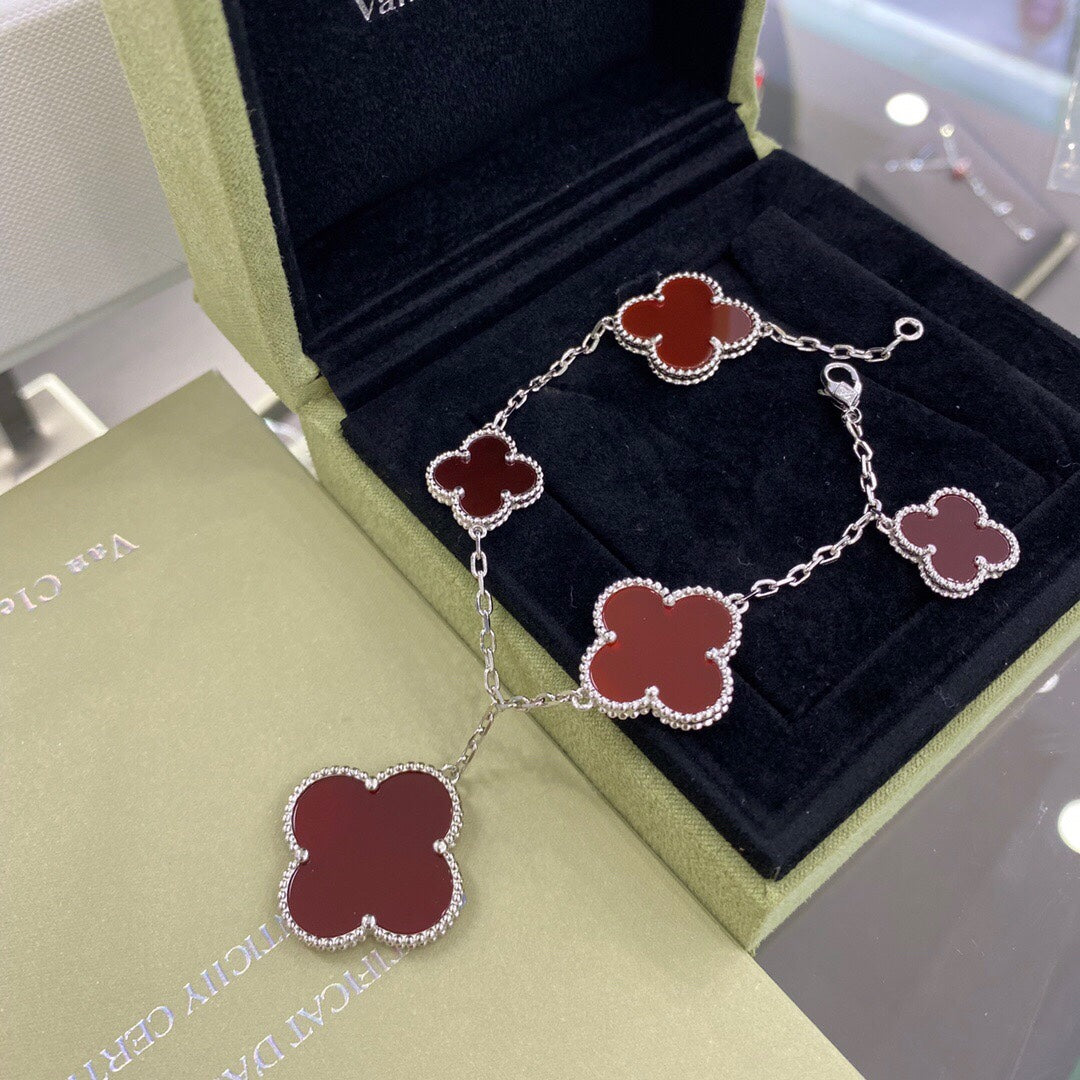 [RAFFINE]CLOVER 5 MOTIFS SIVLER CARNELIAN BRACELET