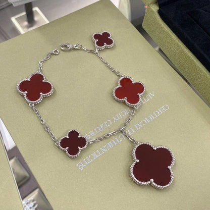 [RAFFINE]CLOVER 5 MOTIFS SIVLER CARNELIAN BRACELET