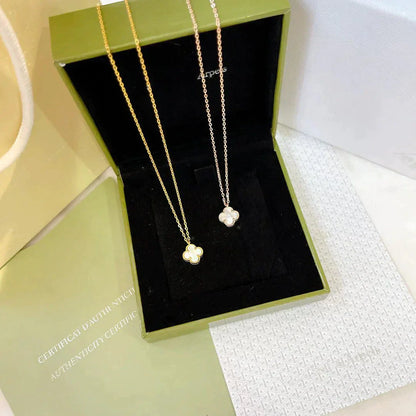 [RAFFINE]CLOVER MINI 9.5MM WHITE MOTHER-OF-PEARL NECKLACE