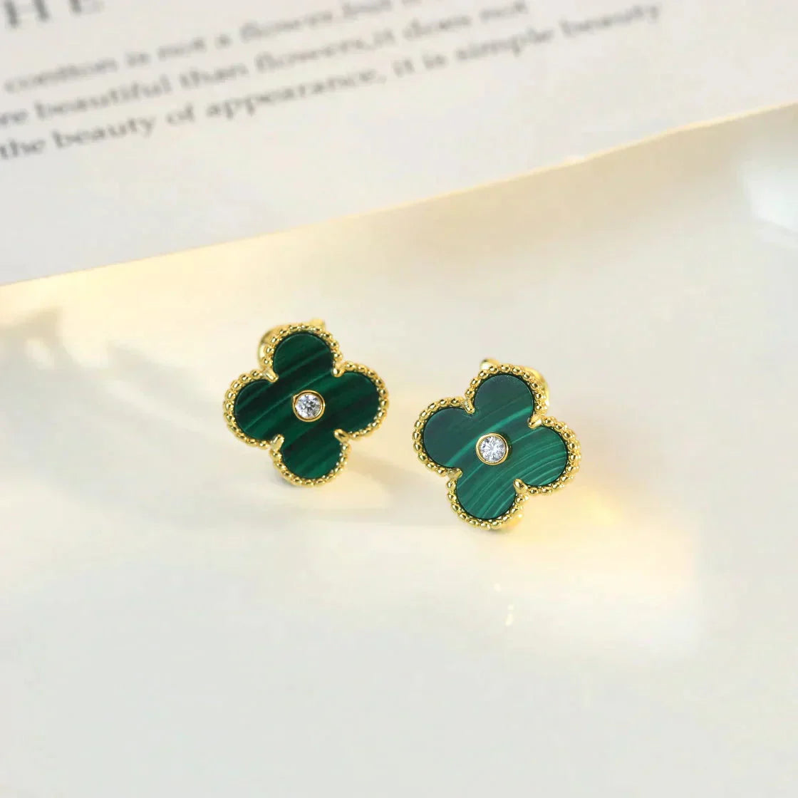 [RAFFINE]CLOVER MEDIUM 1 MOTIFS MALACHITE DIAMOND EARRINGS