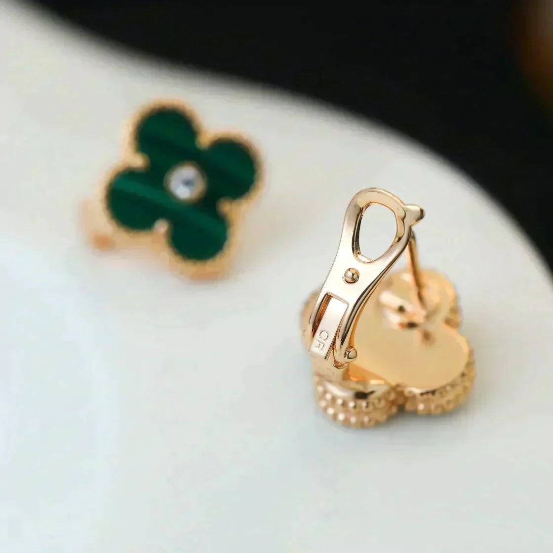 [RAFFINE]CLOVER MEDIUM 1 MOTIFS MALACHITE DIAMOND EARRINGS
