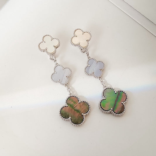[RAFFINE]CLOVER 3 MOTIFS CHALCEDONY DARK MOP SILVER EARRINGS