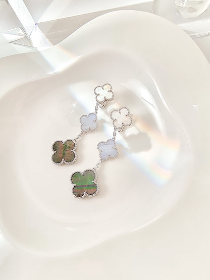 [RAFFINE] PENDIENTES DE PLATA CON 3 MOTIVOS DE TRÉBOL, CALCEDONIA, OSCURA