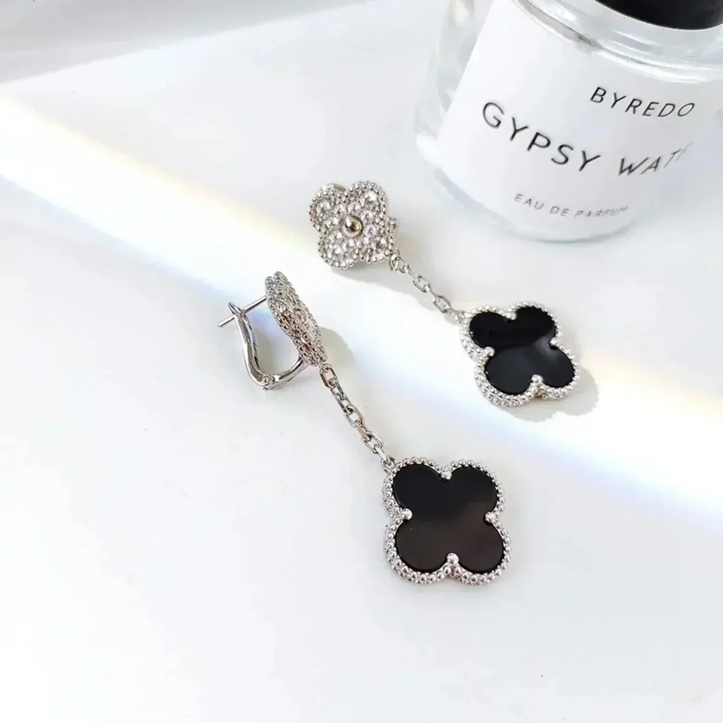 [RAFFINE]CLOVER 2 MOTIFS  DIAMOND ONYX EARRINGS SILVER