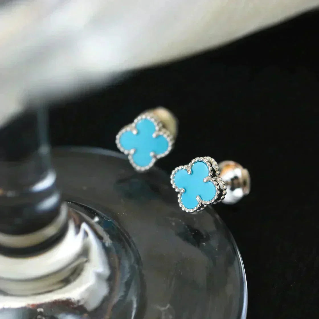 [RAFFINE]CLOVER MINI 9.5MM ONYX STUD EARRINGS SILVER