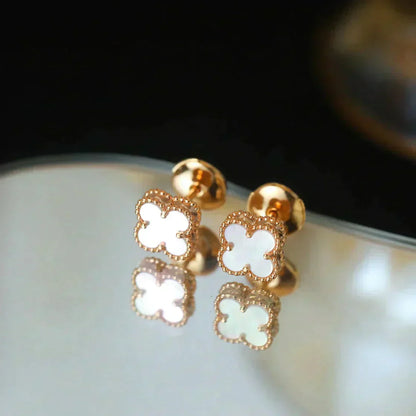 [RAFFINE]CLOVER MINI 9.5MM WHITE MOP EARRINGS