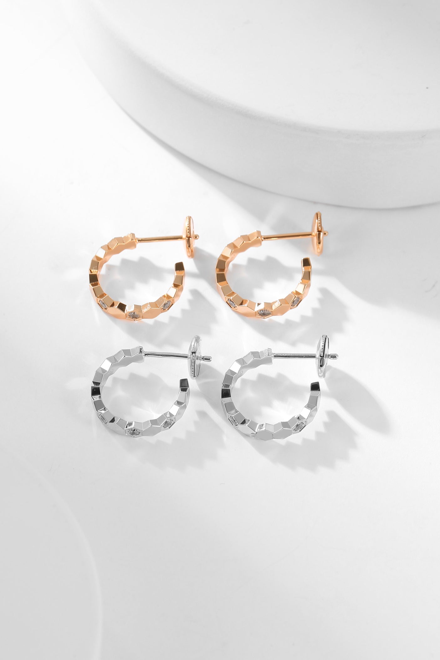 [RAFFINE]BEE LOVE DIAMOND HOOP EARRINGS