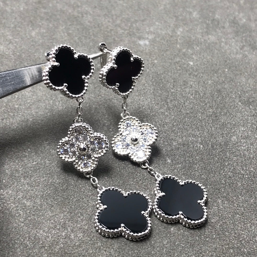 [RAFFINE]CLOVER 3 MOTIF DIAMOND ONYX SILVER EARRINGS