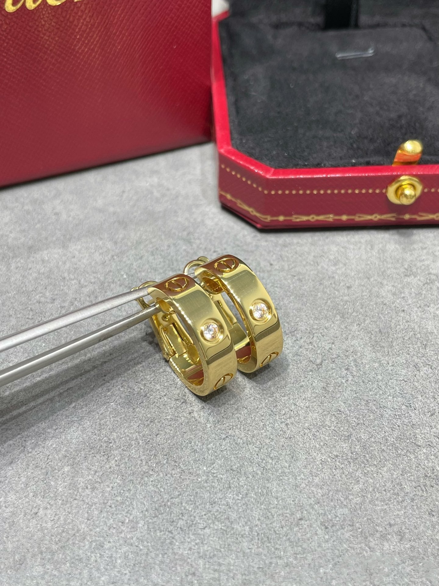 [RAFFINE] PENDIENTES DE AMOR DE 5,5 MM Y 1 DIAMANTE