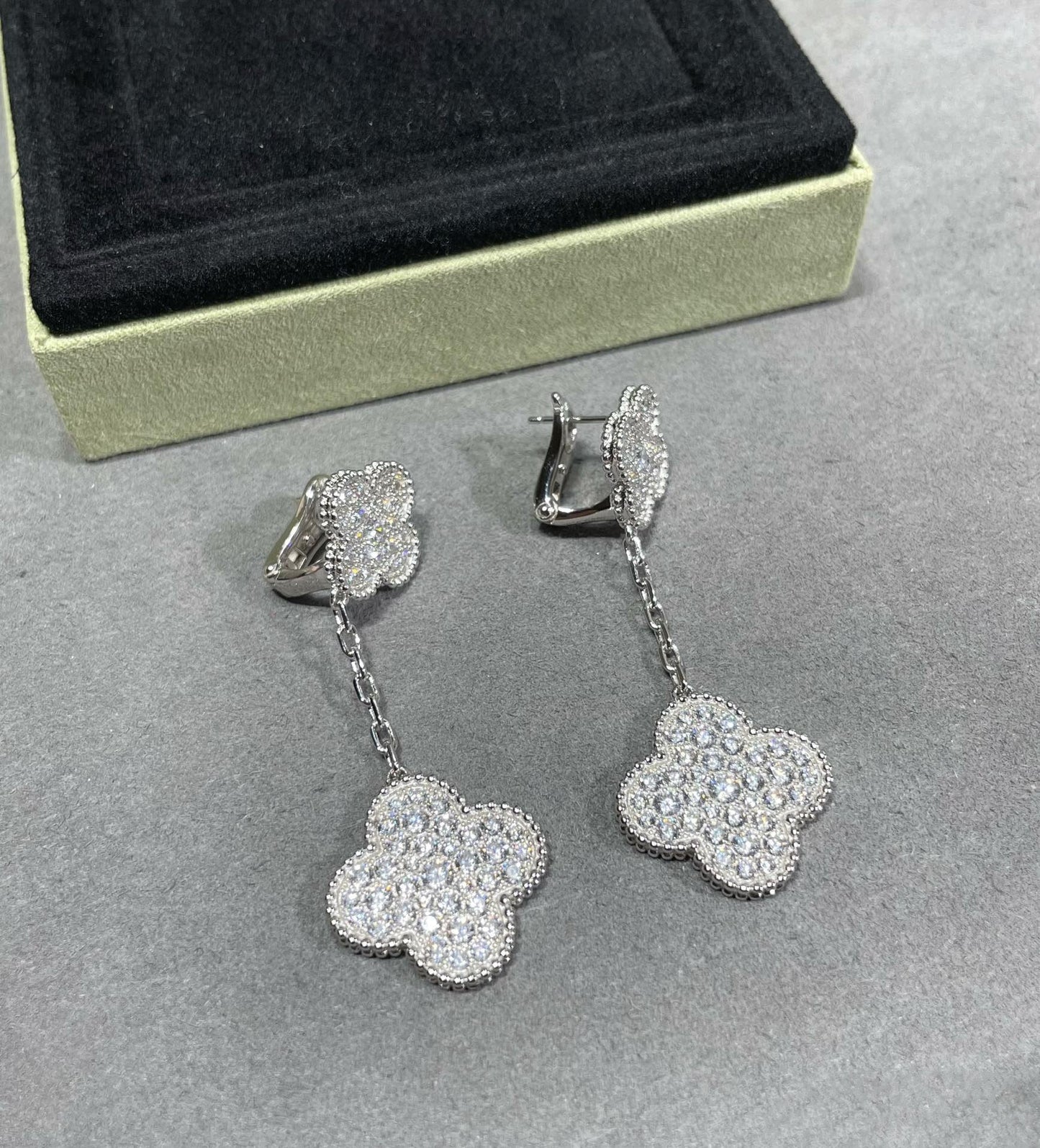 [RAFFINE]CLOVER 2 MOTIFS DIAMOND PAVED SILVER EARRINGS