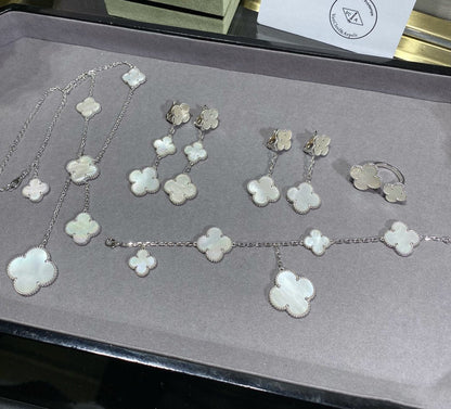 [RAFFINE]CLOVER 5 MOTIF WHITE MOP SILVER BRACELET