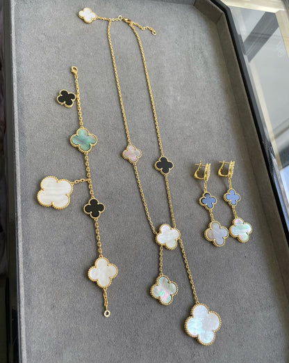 [RAFFINE]CLOVER 3 MOTIF MOP ONYX DARK MOP PINK GOLD EARRINGS