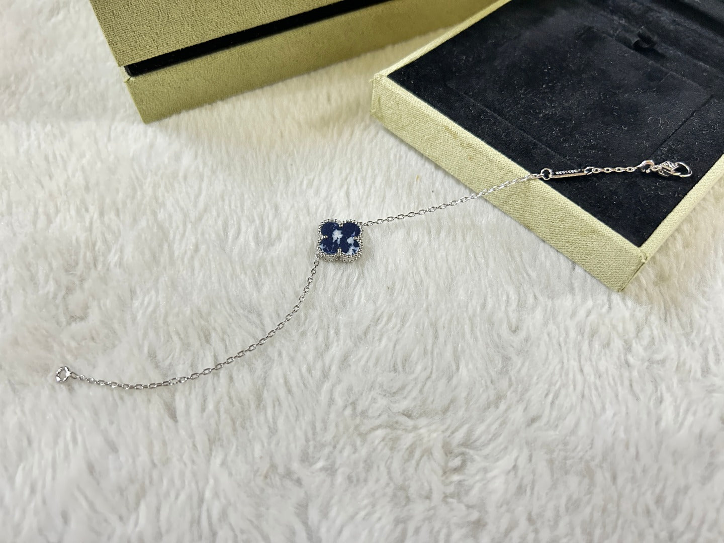 [RAFFINE]CLOVER 1 MOTIF PIETERSITE BRACELET