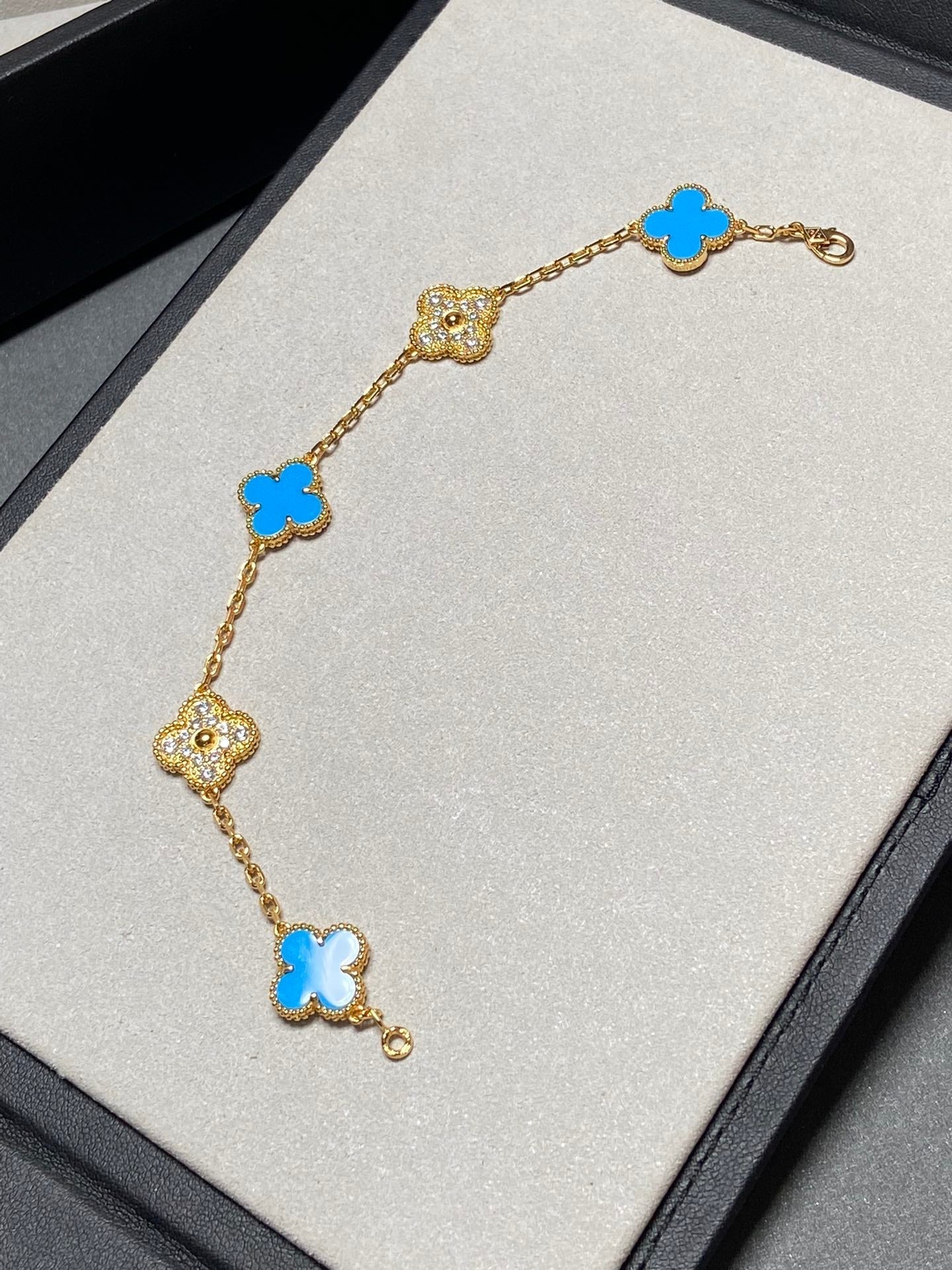 [Raffine]BRACELET EN OR ET DIAMANTS À 5 MOTIFS EN CALCÉDOINE BLEUE 
