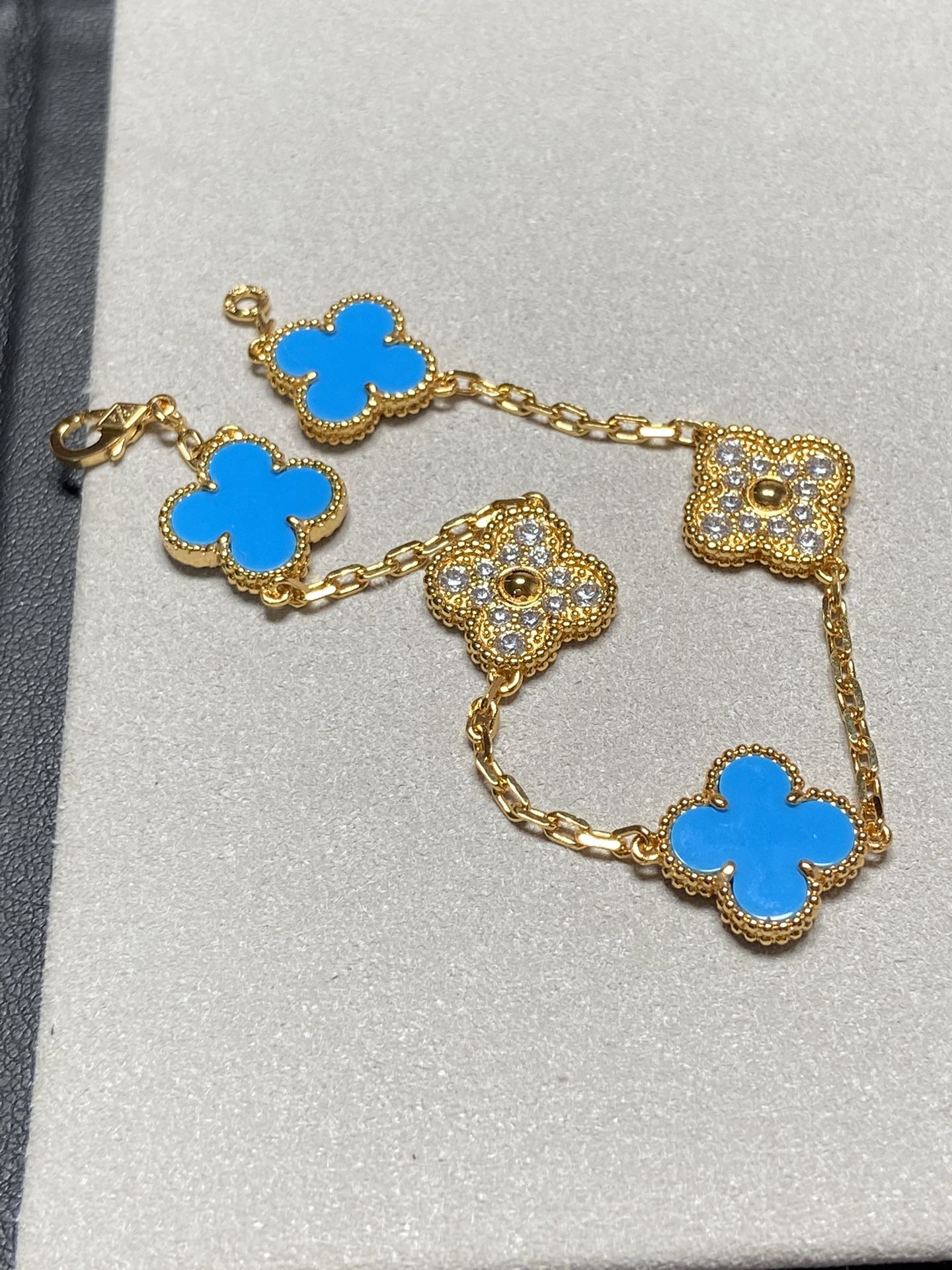 [Raffine]BRACELET EN OR ET DIAMANTS À 5 MOTIFS EN CALCÉDOINE BLEUE 