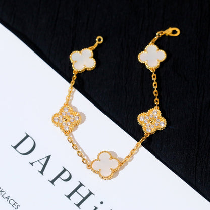 [RAFFINE] PULSERA DE TRÉBOL CON 5 MOTIVOS, DIAMANTE Y AZULEJO BLANCO