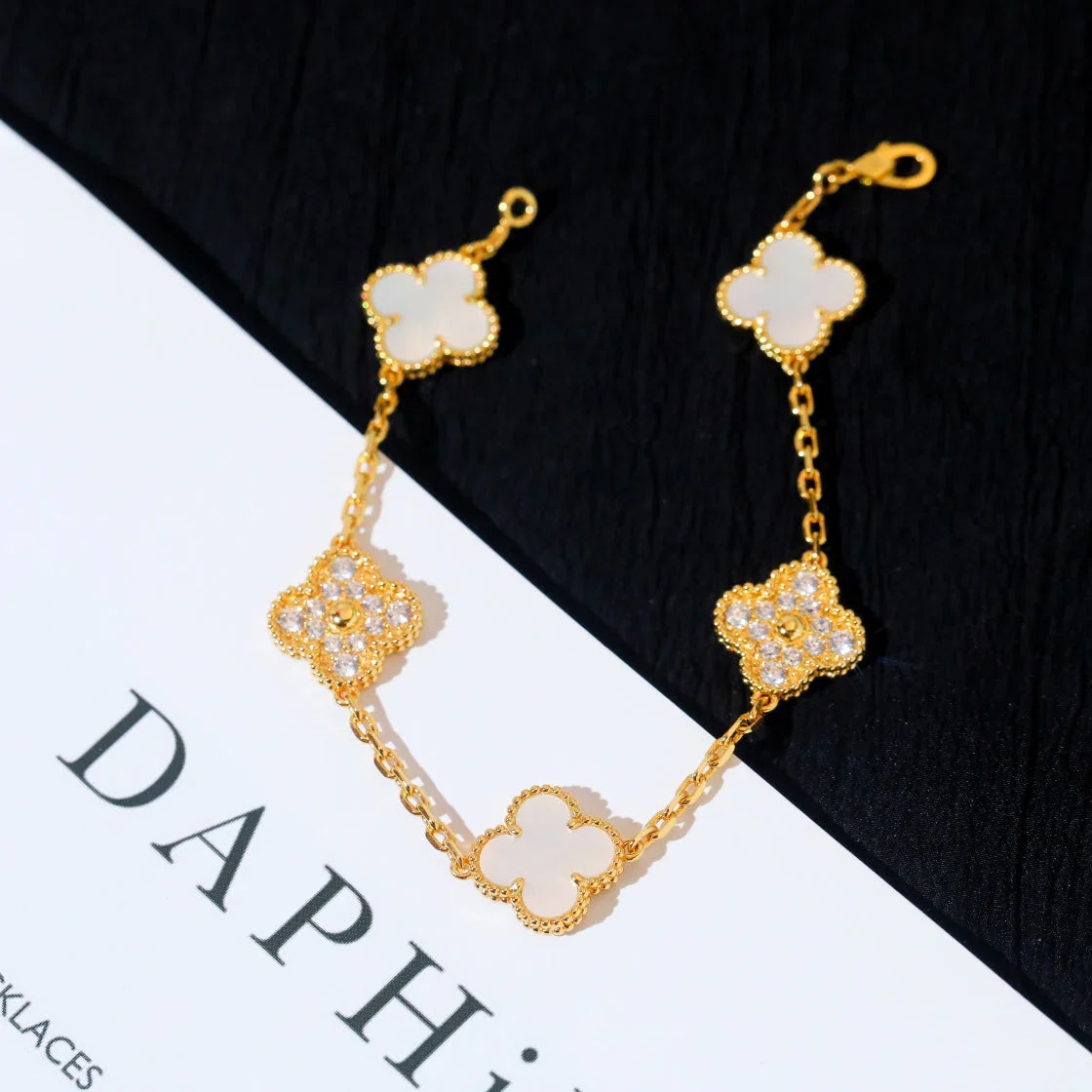 [RAFFINE]CLOVER WHITE PEARL MOP 5 MOTIF BRACELET COLLECTION