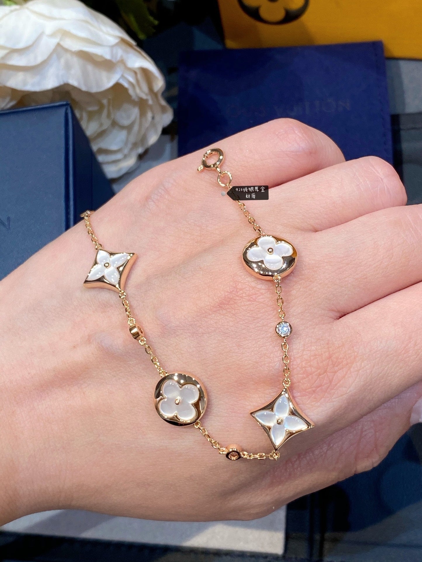 [RAFFINE]STAR AND SUN 4 MOTIF WHITE MOP PINK GOLD BRACELET