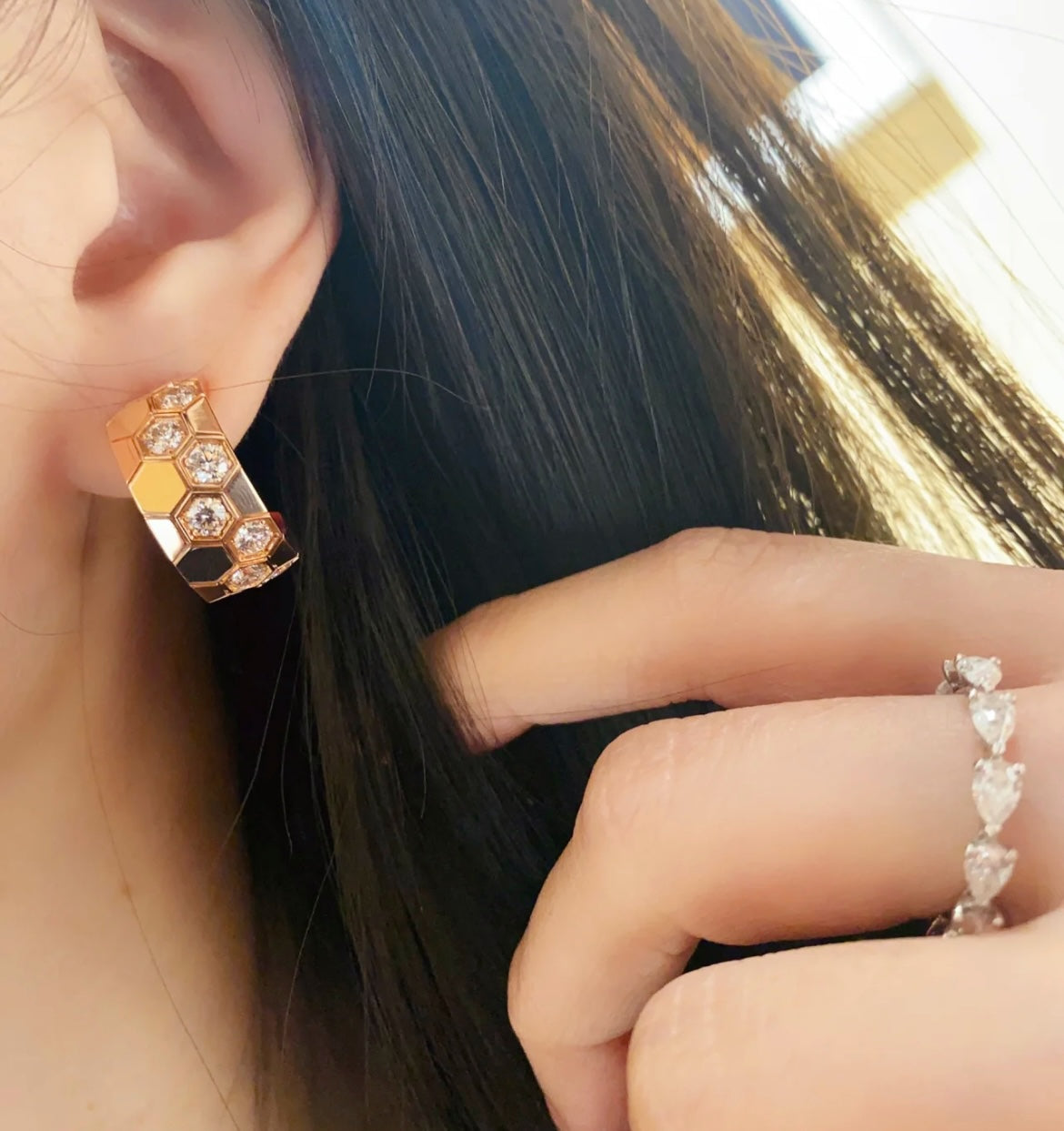 [RAFFINE]PENDIENTES DE ARO CON DIAMANTES BEE LOVE