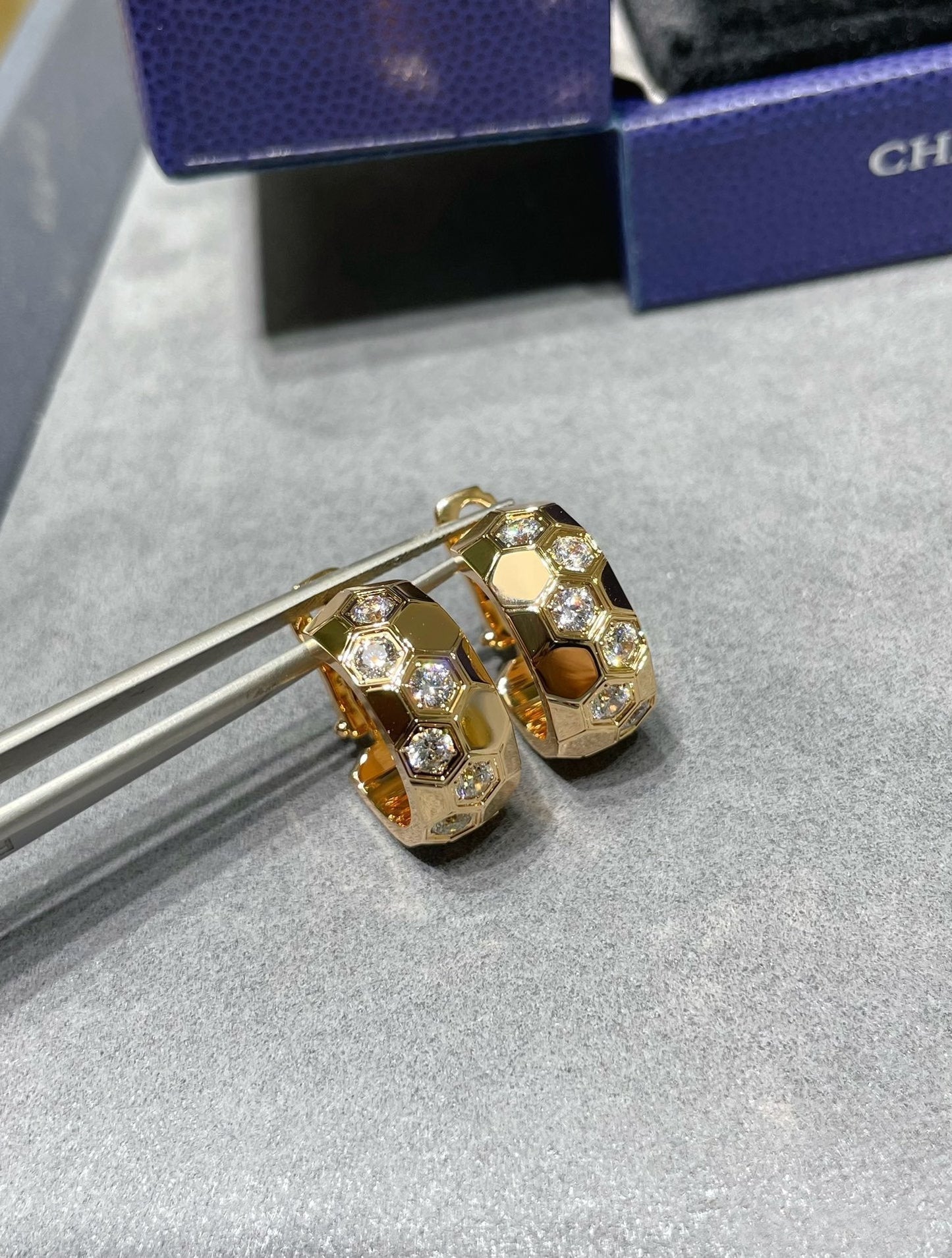 [RAFFINE]PENDIENTES DE ARO CON DIAMANTES BEE LOVE