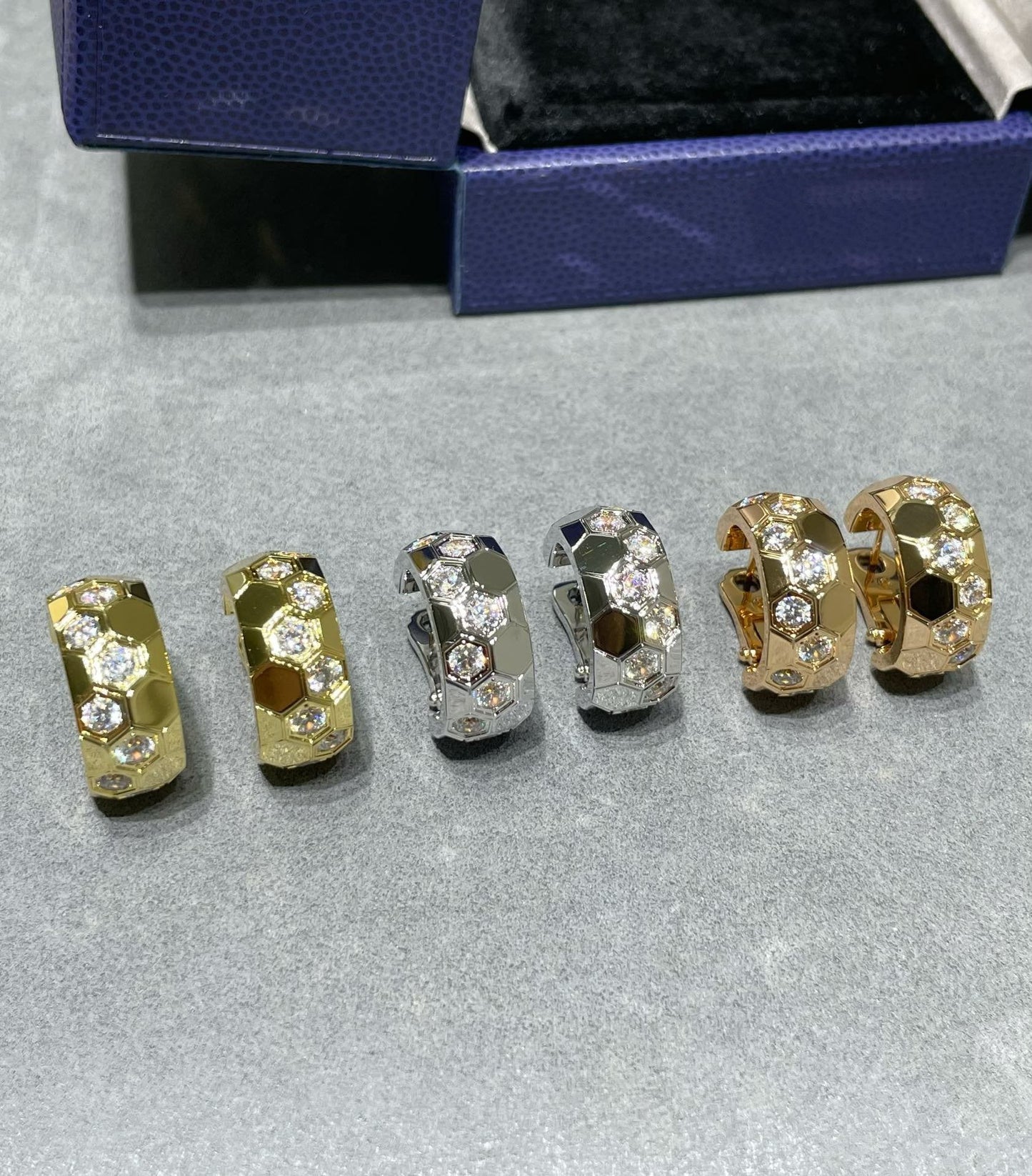 [RAFFINE]PENDIENTES DE ARO CON DIAMANTES BEE LOVE