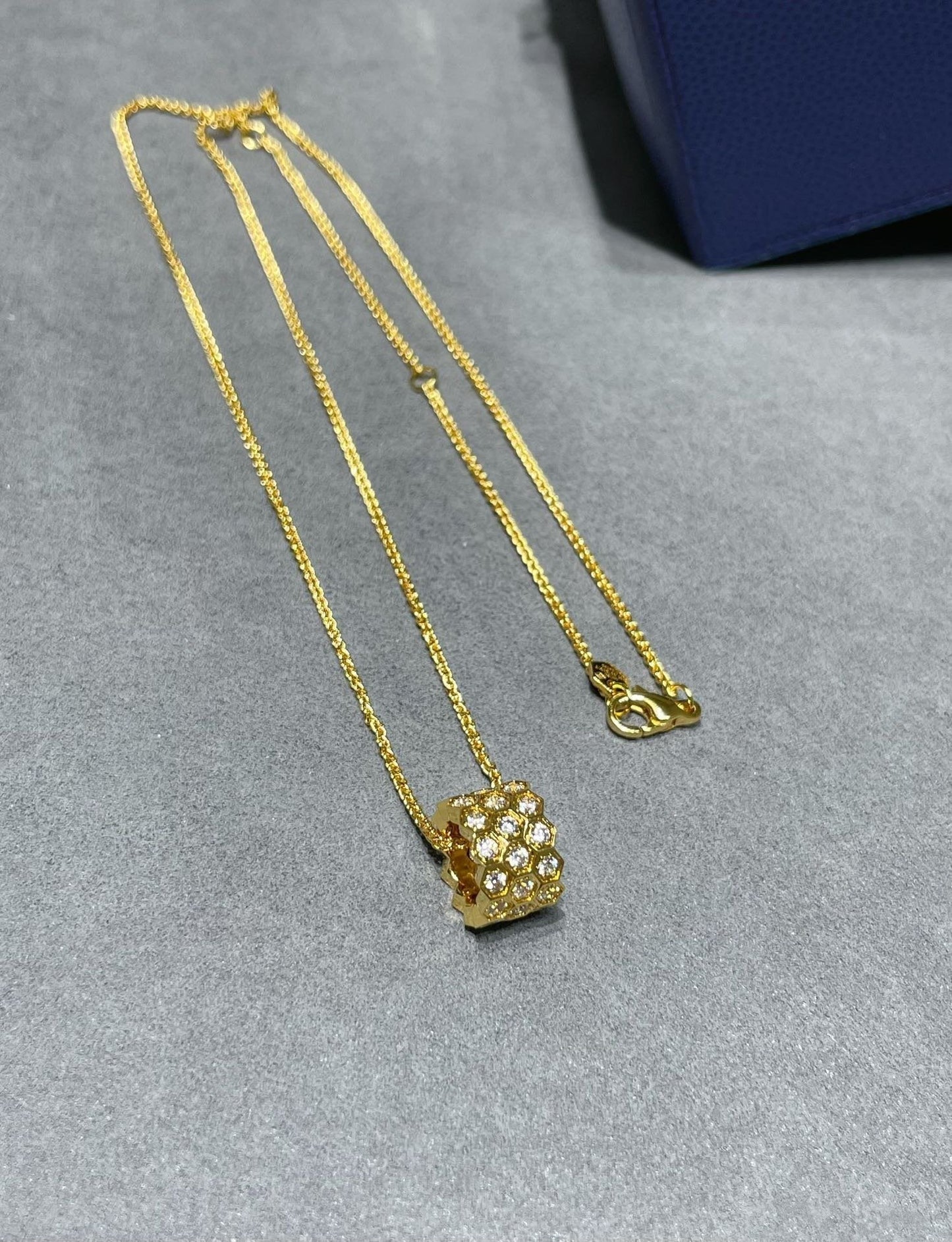 [RAFFINE]BEE LOVE DIAMOND PAVED 3 ROW NECKLACE