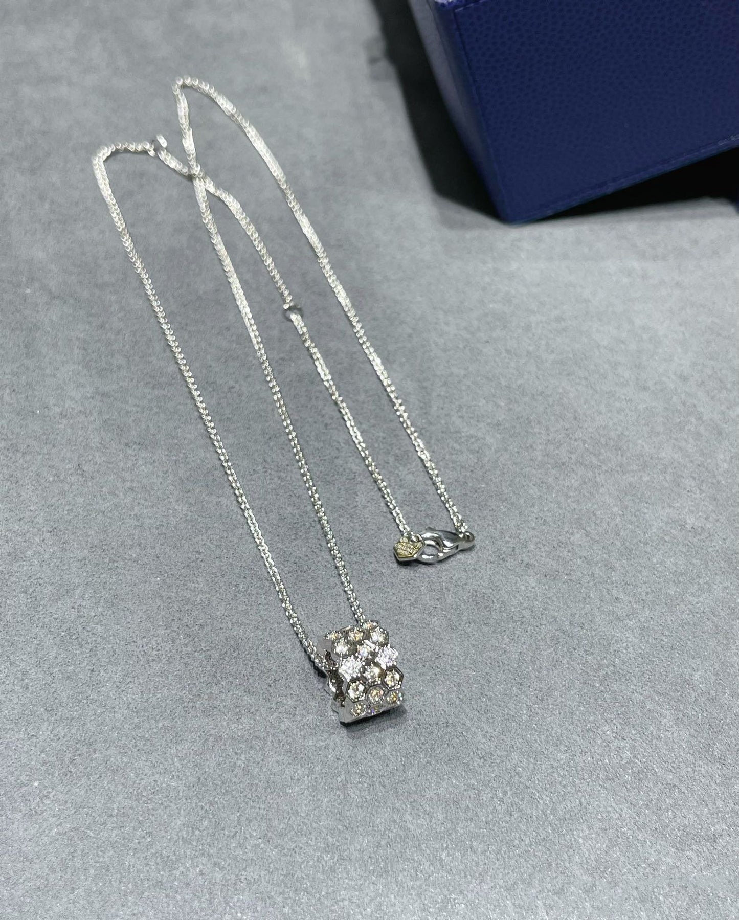 [RAFFINE]BEE LOVE DIAMOND PAVED 3 ROW NECKLACE