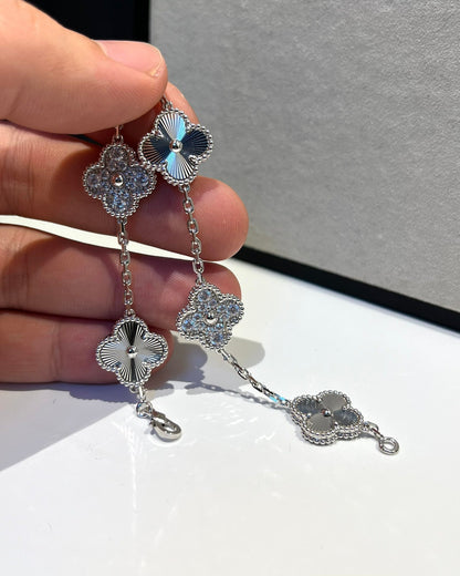 [RAFFINE]CLOVER 5 MOTIF SILVER DIAMOND BRACELET