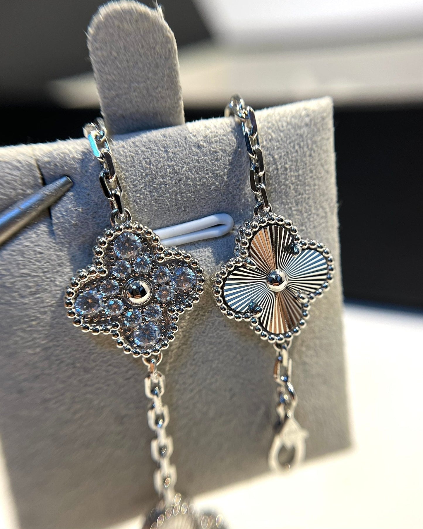 [RAFFINE]CLOVER 5 MOTIF SILVER DIAMOND BRACELET