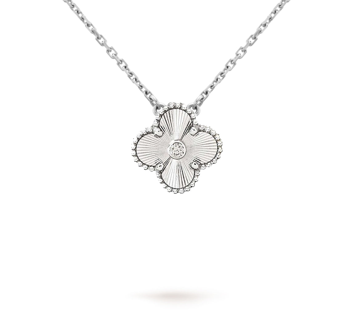 [LUXE]CLOVER 15MM CHRISTMAS LIMITED EDITION SINGLE FLOWER NECKLACE