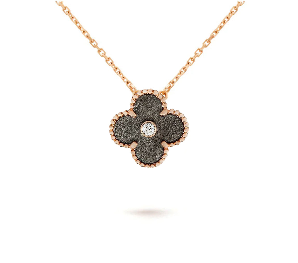 [LUXE]CLOVER 15MM CHRISTMAS LIMITED EDITION SINGLE FLOWER NECKLACE