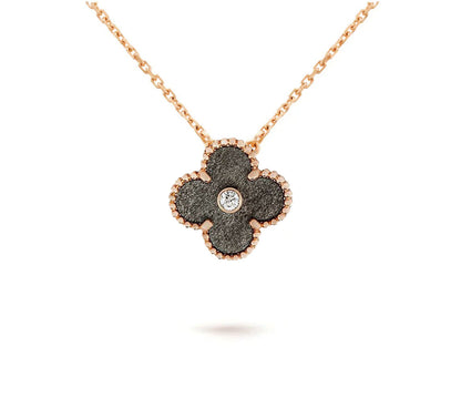 [LUXE]CLOVER 15MM CHRISTMAS LIMITED EDITION SINGLE FLOWER NECKLACE