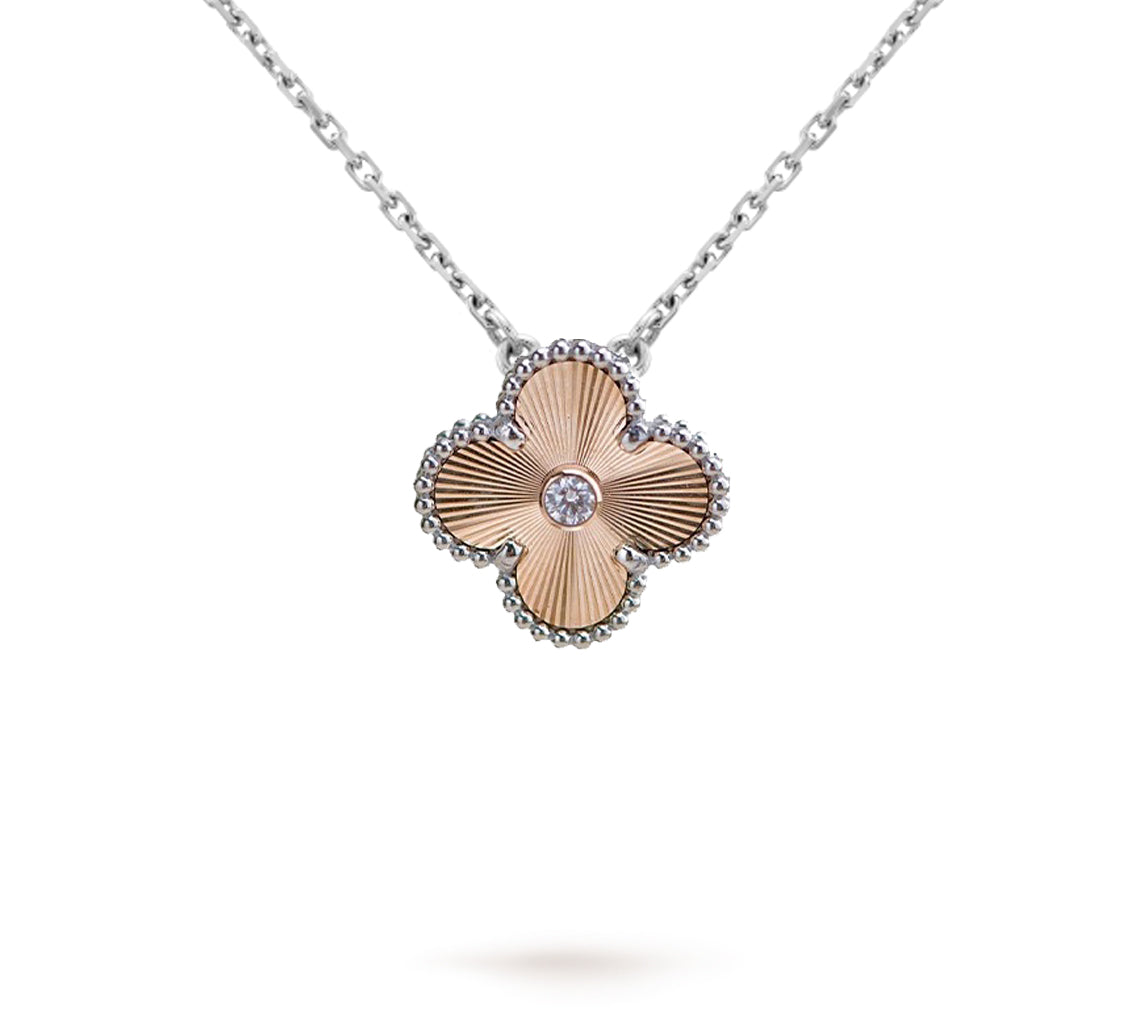[LUXE]CLOVER 15MM CHRISTMAS LIMITED EDITION SINGLE FLOWER NECKLACE